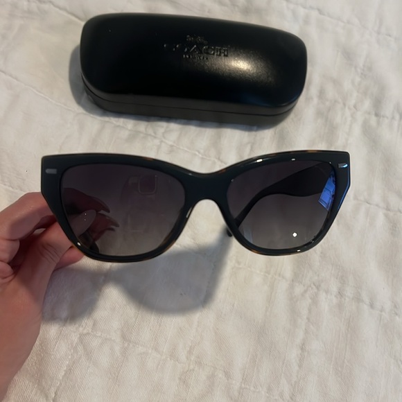 Coach Polarized Black/Dark Tortoise Sunglasses - Picture 6 of 11